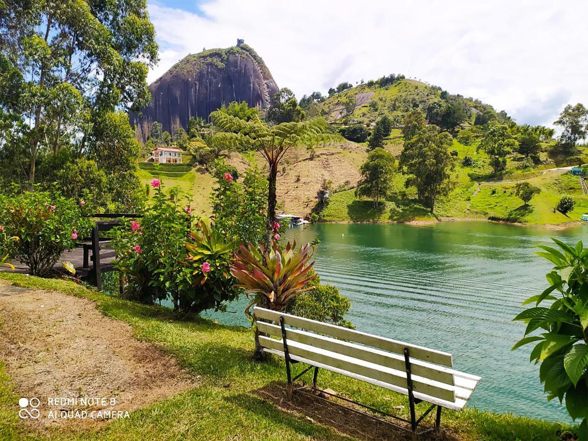Ecolodge Bahia Del Penon Guatape Ngoại thất bức ảnh