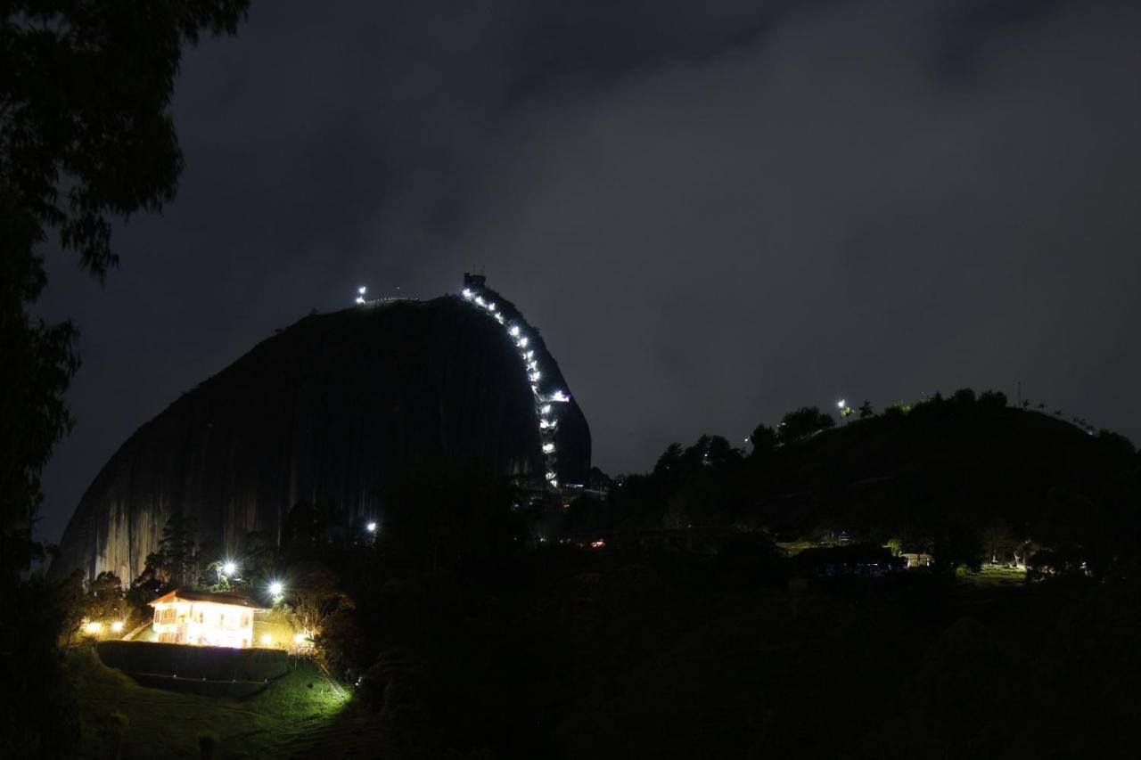 Ecolodge Bahia Del Penon Guatape Ngoại thất bức ảnh