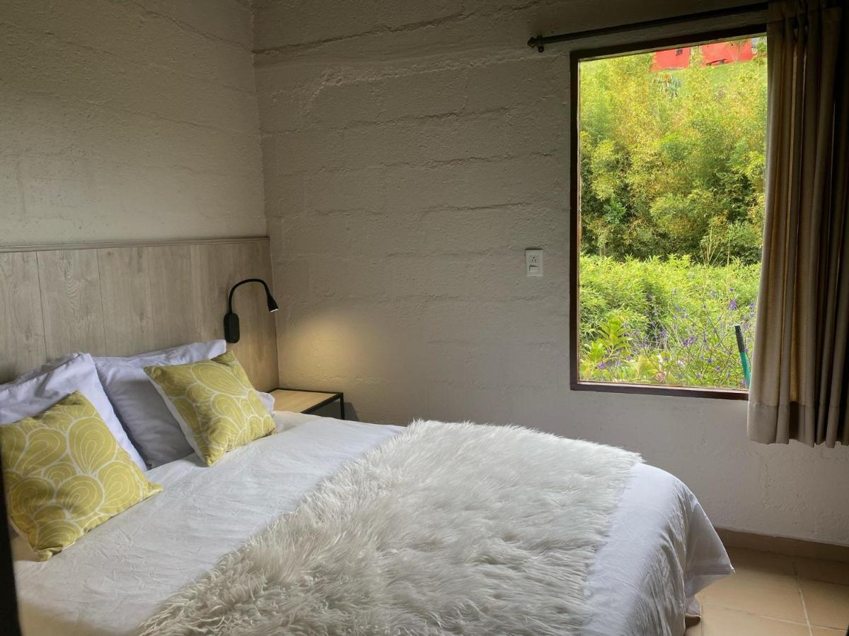 Ecolodge Bahia Del Penon Guatape Ngoại thất bức ảnh