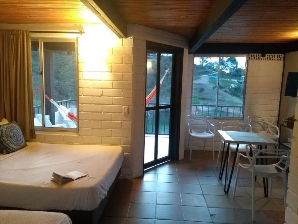 Ecolodge Bahia Del Penon Guatape Ngoại thất bức ảnh