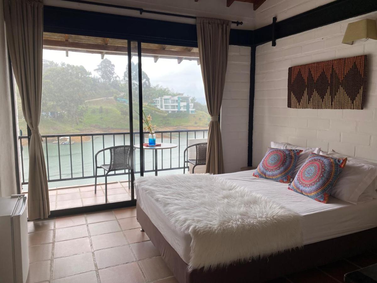 Ecolodge Bahia Del Penon Guatape Ngoại thất bức ảnh