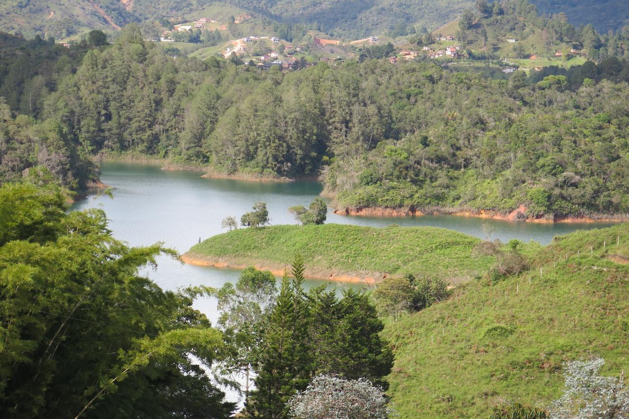 Ecolodge Bahia Del Penon Guatape Ngoại thất bức ảnh