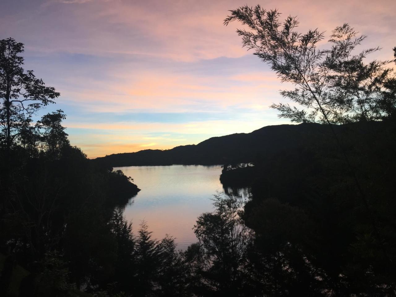 Ecolodge Bahia Del Penon Guatape Ngoại thất bức ảnh